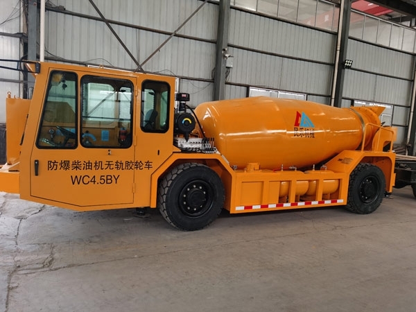 礦用濕噴臺(tái)車(chē)，礦用混凝土泵，礦用攪拌機(jī)發(fā)貨
